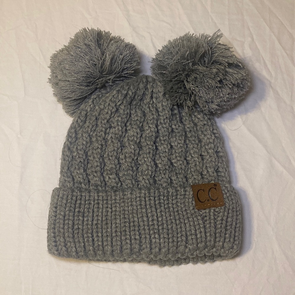 C.C Beanie Women’s Gray Double Pom Beanie NWOT